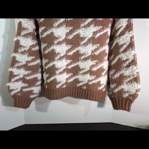 Line & Dot x Revolve Houndstooth Plush Sweater Cream/Toffee Brown Size S - NWT - Picture 11 of 16